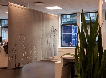 CoverSingle rumafskærmning i filt ophængt med wire